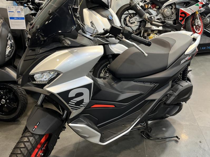 APRILIA SR-GT SPORT 125